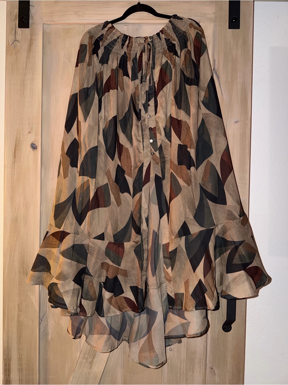 everleigh Silky soft, high-low skirt